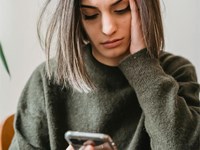 Conseguimos a favor de una clienta nuestra, menor de edad, víctima de abusos sexuales, que su presunto agresor no pueda, cautelarmente, comunicarse con ella mientras se investigan los hechos