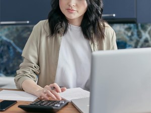 ¿Hasta cuándo puedes reclamar una factura impagada? Ojo si eres taller o autónomo