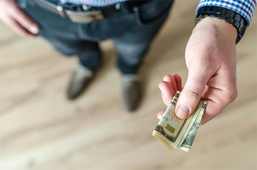 ¿ME DEBEN INTERESES? DESCUBRE CUÁLES TE CORRESPONDEN: LEGALES O JUDICIALES 